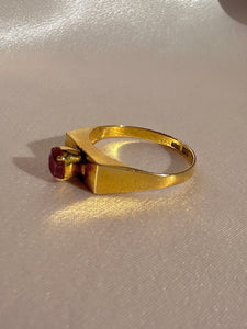 Vintage 18k Ruby Raised Solitaire Ring