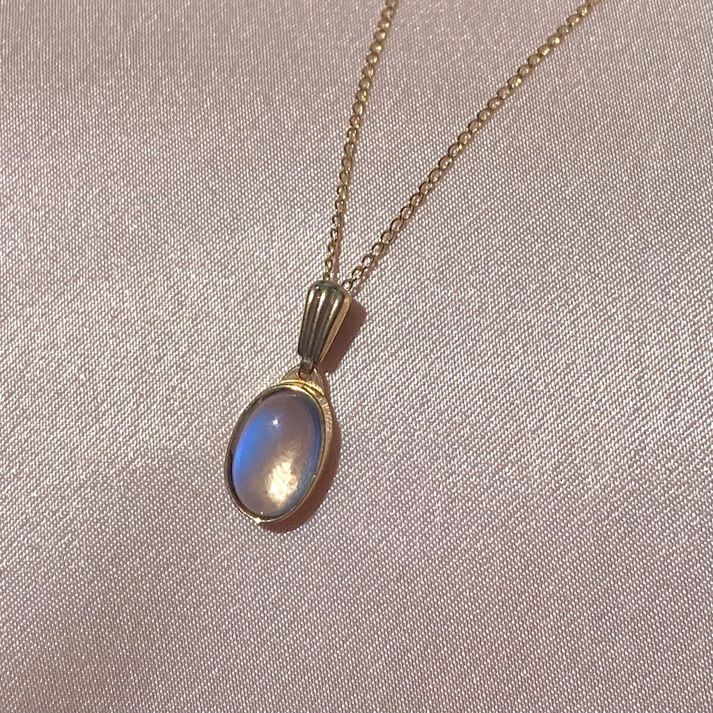 Rainbow Moonstone Cab Pendant by 23carat