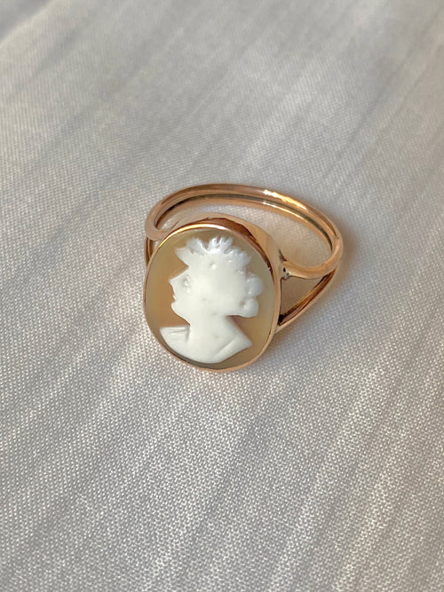 Vintage 9k Rose Gold Cameo Ring