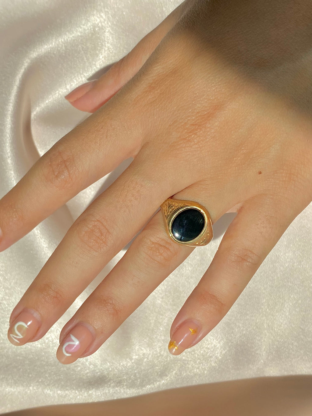 Vintage 9k Onyx Signet Filigree Ring 1989