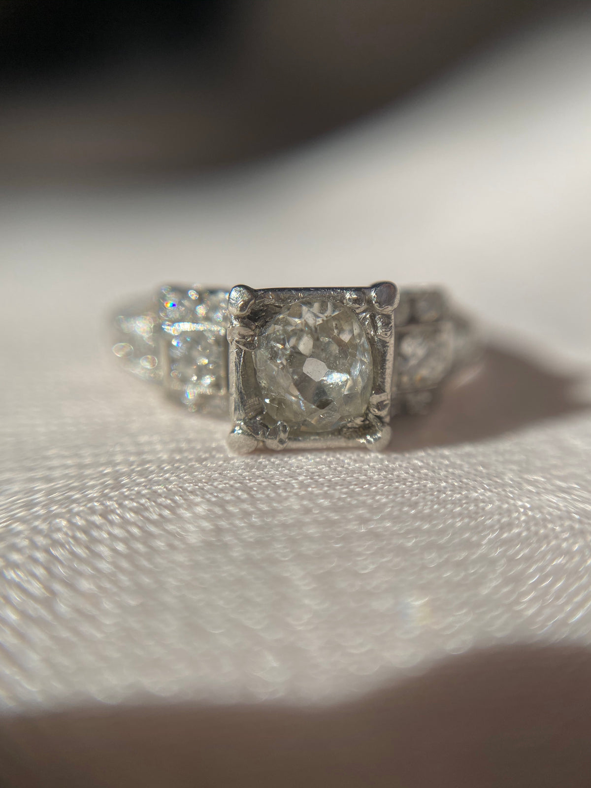 Antique 1.00 carat Art Deco Diamond Platinum Engagement Ring