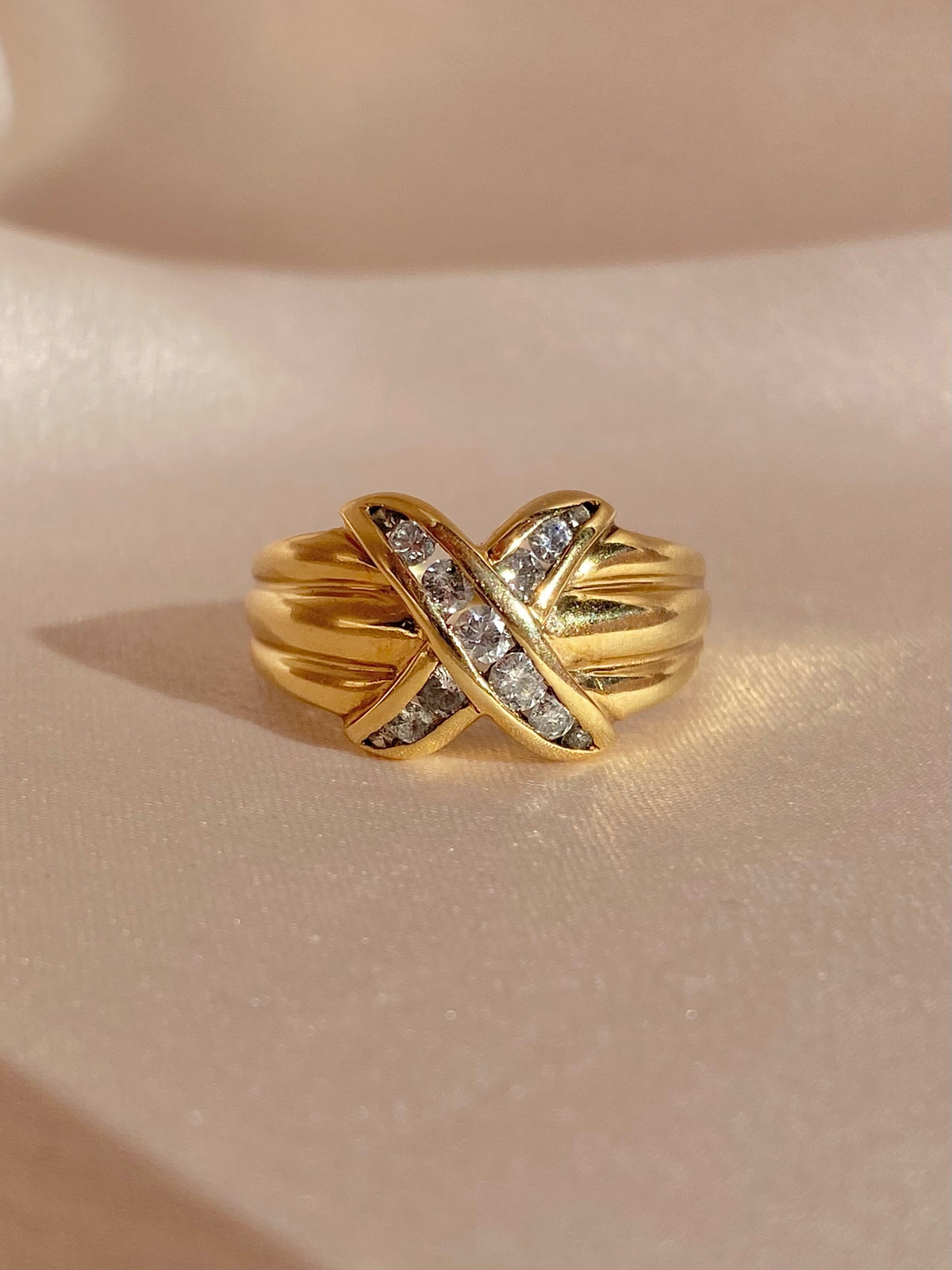 Vintage 10k Chunky Ribbed Diamond X Ring