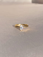 Load image into Gallery viewer, Vintage 9k Marquise Ring
