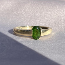 Load image into Gallery viewer, Vintage 9k Gold Chrome Diopside Ring
