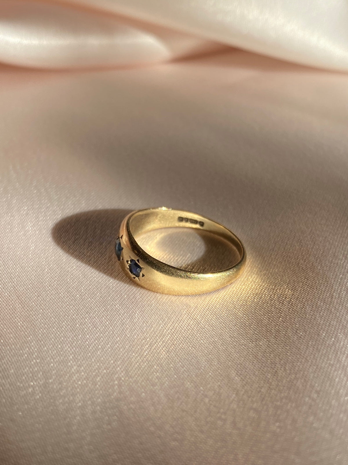 Vintage 9k Gold Sapphire Starburst Gypsy Ring Band